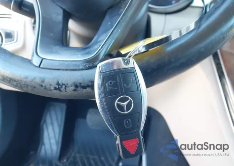 2015 Mercedes-Benz C 300 4Matic из США, поврежденный, VIN 55SWF4KB9FU039645